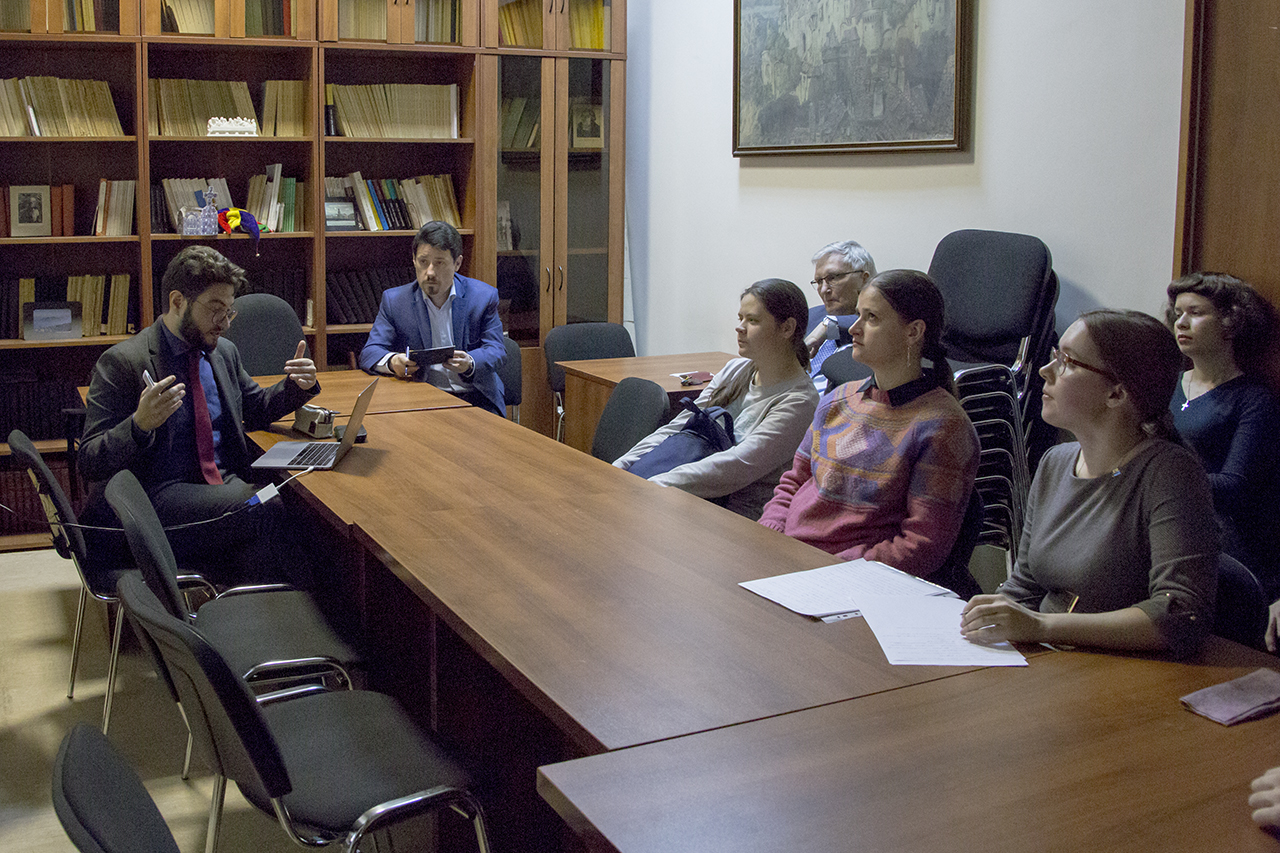Встреча-дискуссия на тему "Gli scambi interculturali e I network economici e sociali della Repubblica di Ragusa nel tardo Rinascimento" Встреча-дискуссия на тему "Gli scambi interculturali e I network economici e sociali della Repubblica di Ragusa nel tardo Rinascimento"
